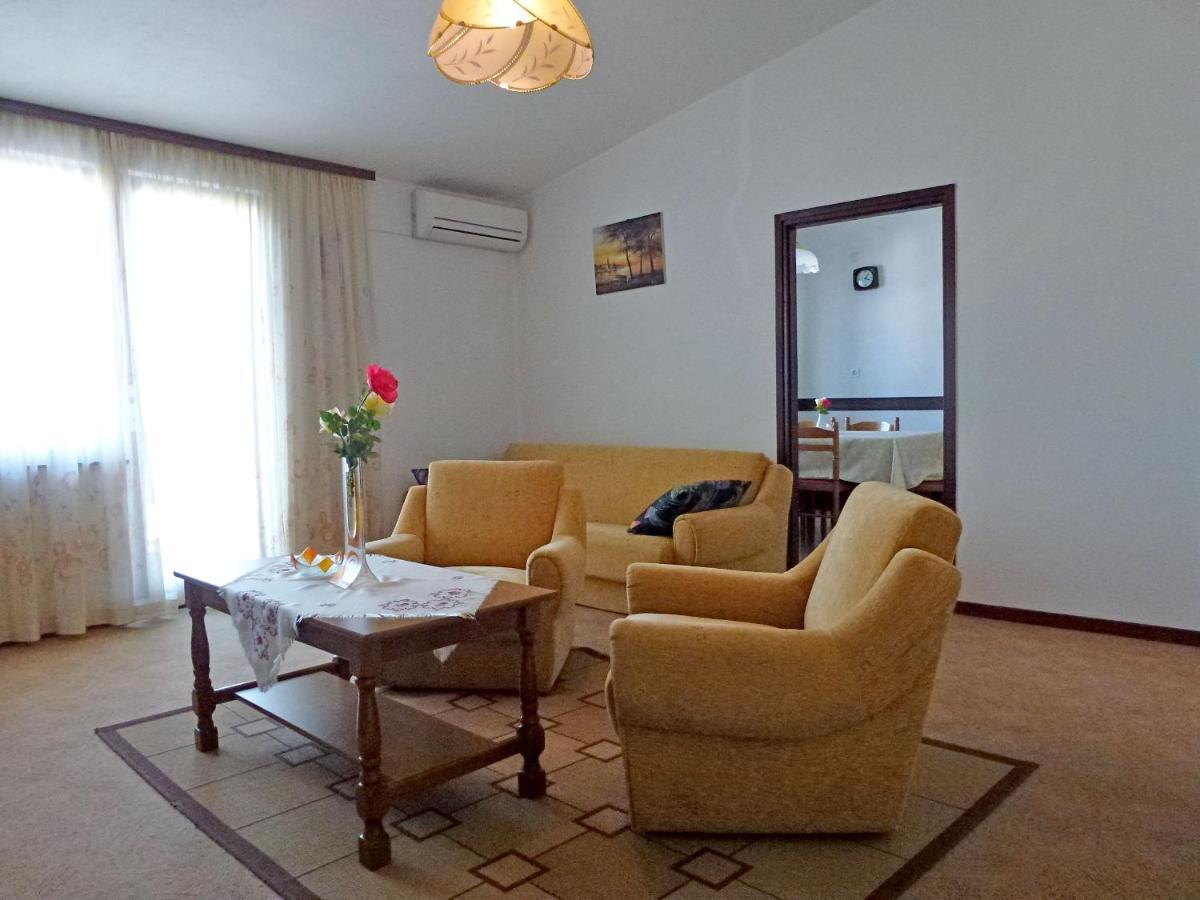 Apartment Milica Njivice Ngoại thất bức ảnh