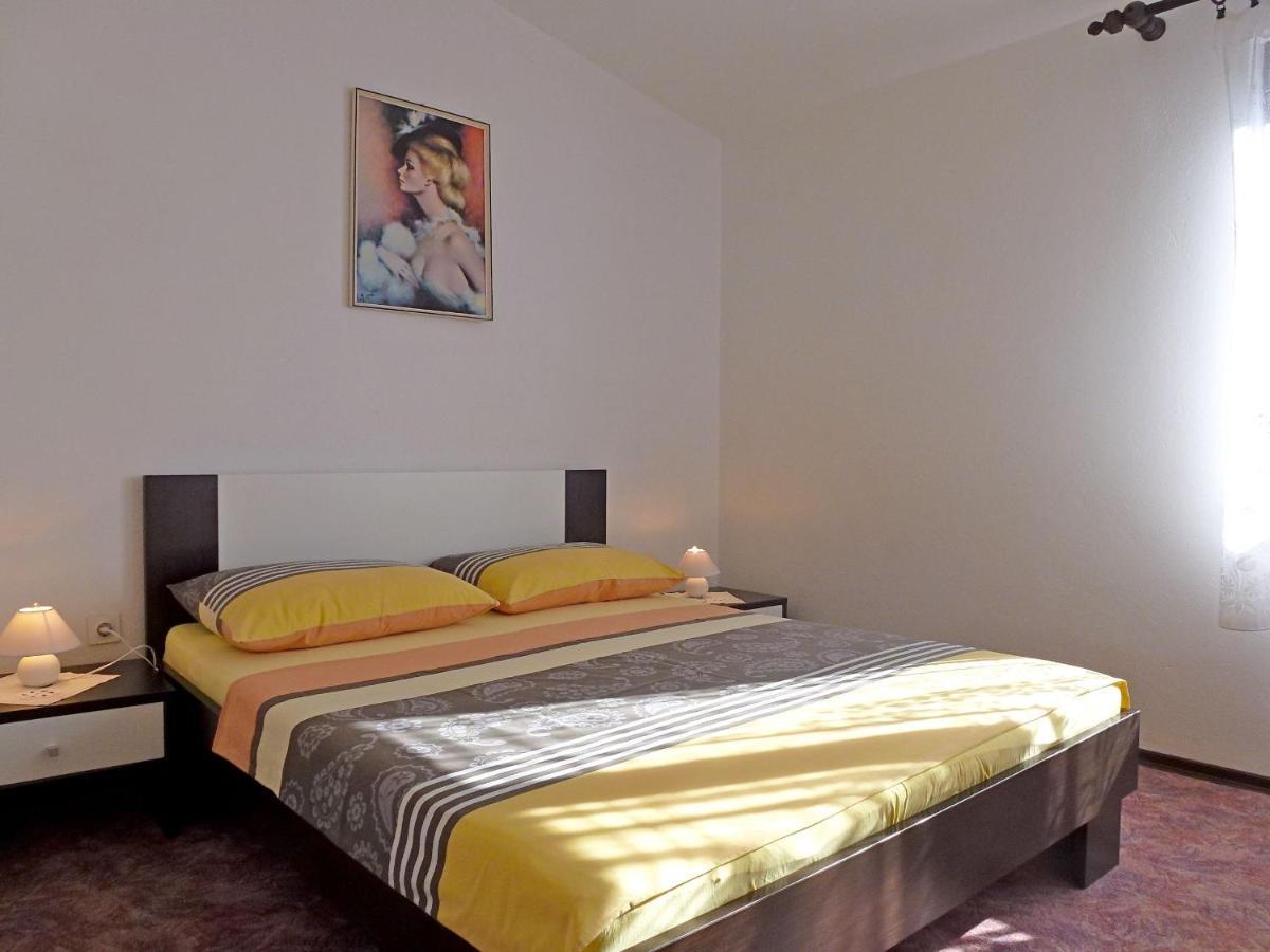 Apartment Milica Njivice Ngoại thất bức ảnh